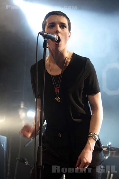 SAVAGES - 2013-02-23 - PARIS - Nouveau Casino - Camille Berthomier